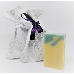 Savon gamme Elements et sa pochette festive